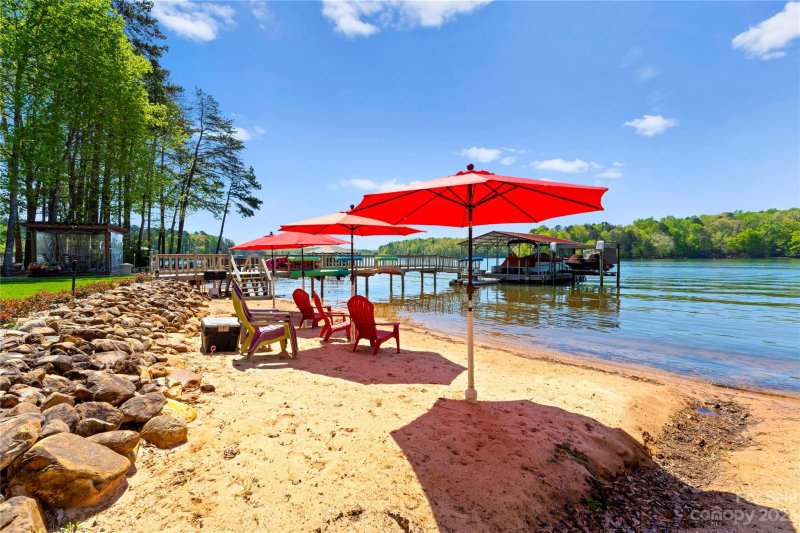 Property image 2 at 175 Eagle Chase Lane, Troutman, NC 28166