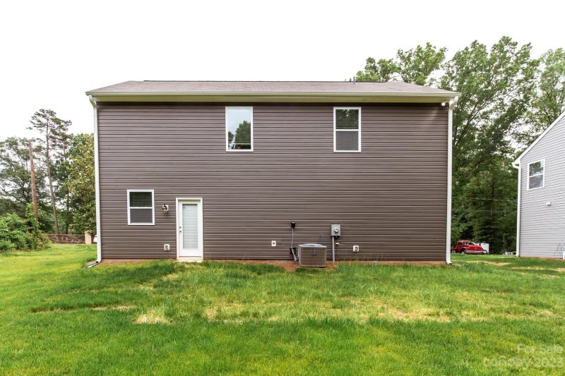 Property image 2 at 2820 Capitol Drive, Charlotte, NC 28208