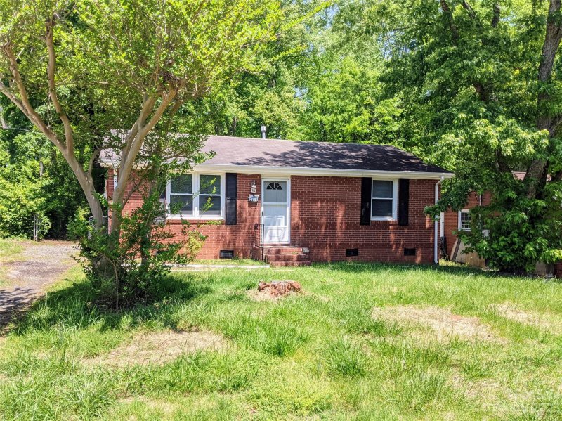 Property image 2 at 2127 Finchley Drive, Charlotte, NC 28215