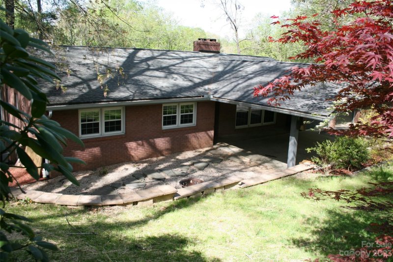 Property image 4 at 4 Mayfair Drive, Candler, NC 28715