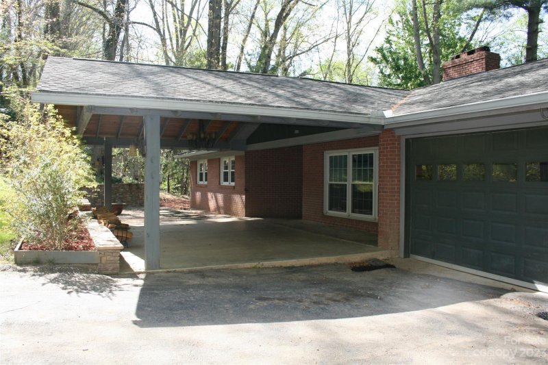 Property image 5 at 4 Mayfair Drive, Candler, NC 28715