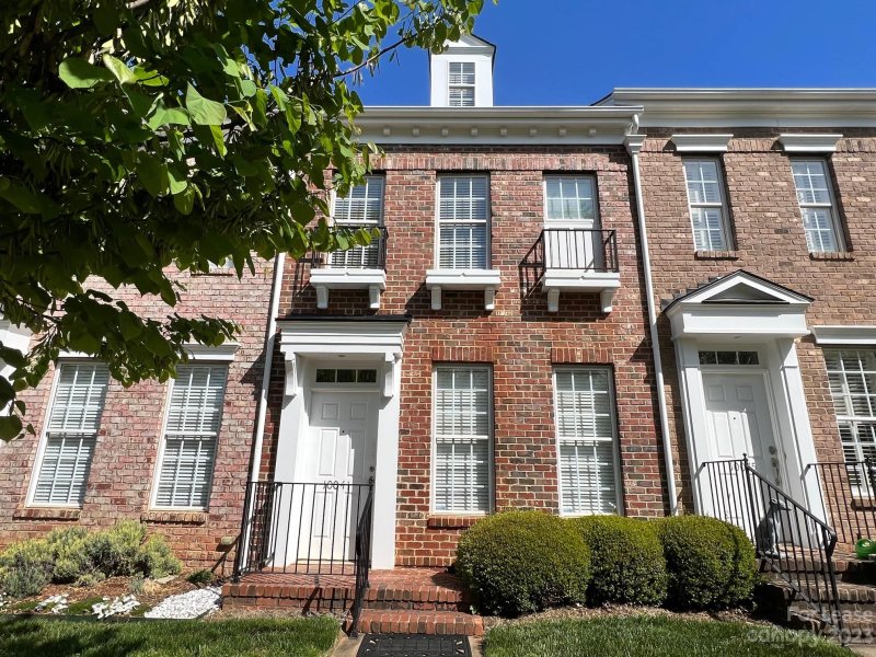 10041 Ansonborough Square