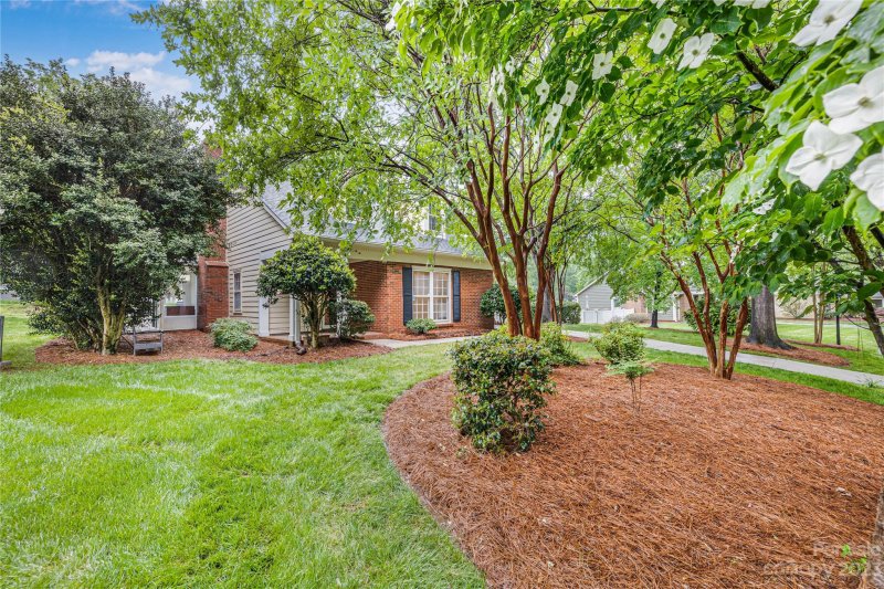 Property image 2 at 2440 Dryden Lane, Charlotte, NC 28210
