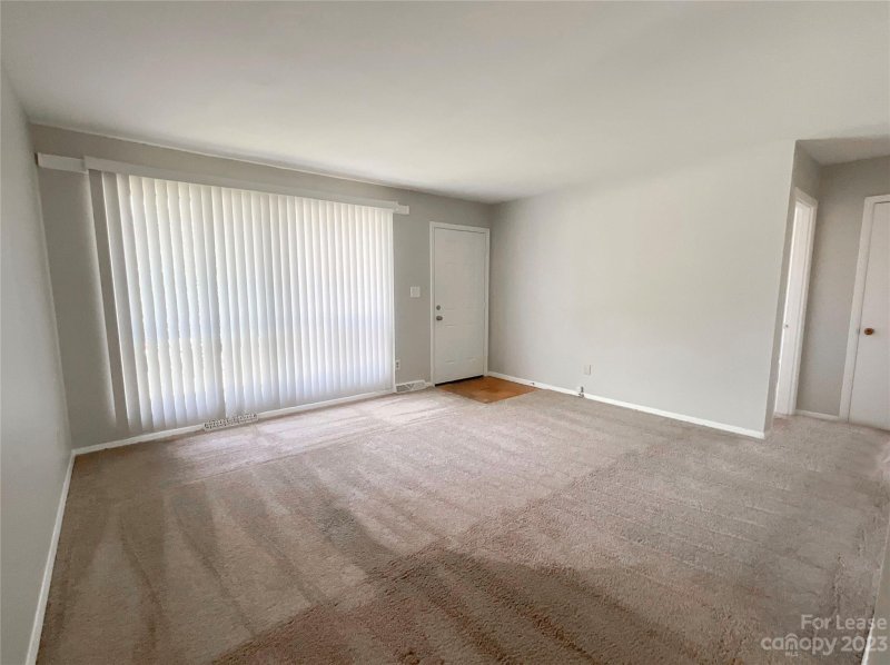 Property image 4 at 4928 Malibu Drive, Charlotte, NC 28215