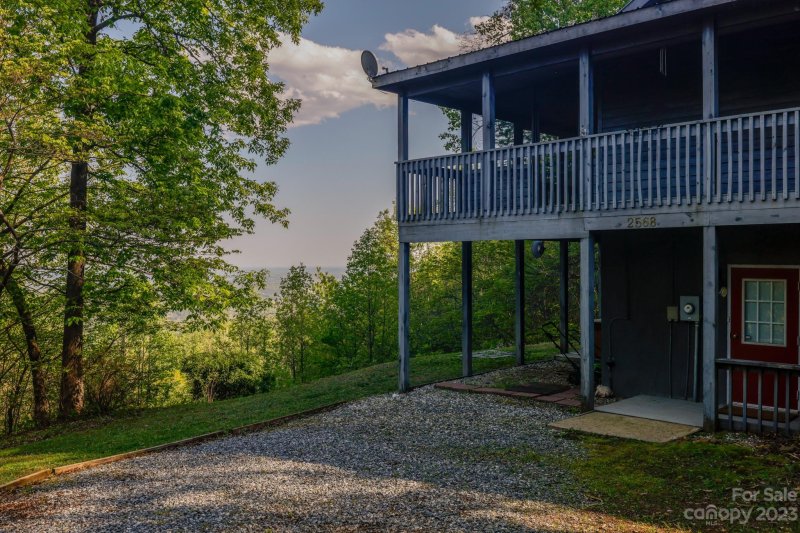 Property image 2 at 2568 Pinnacle Parkway, Union Mills, NC 28167