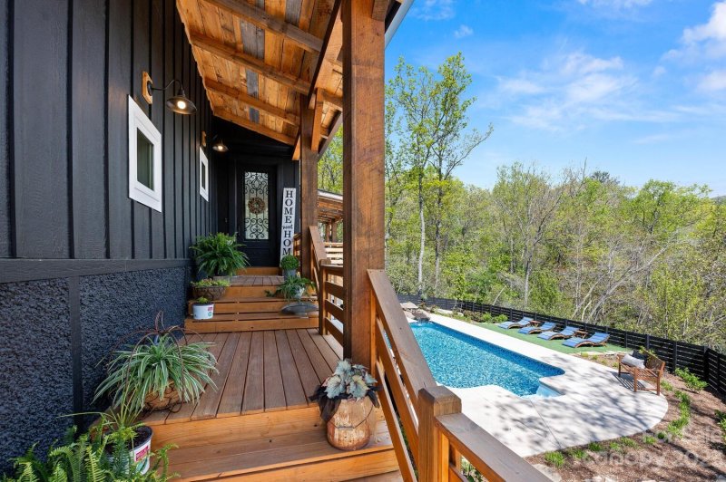 Property image 4 at 37 Nuthatch Court, Fairview, NC 28730