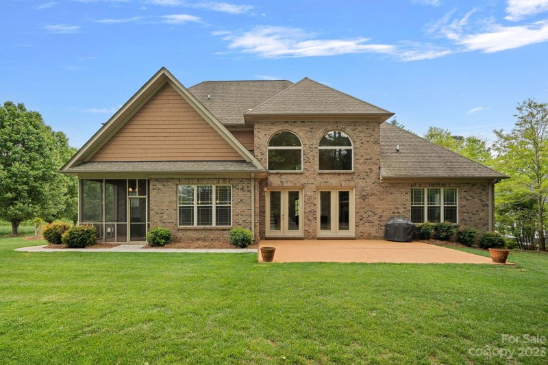 Property image 2 at 139 Waterbury Drive, Mooresville, NC 28117