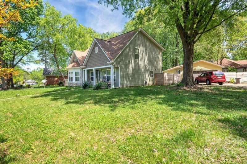 Property image 3 at 2631 Glen Shira Court, Charlotte, NC 28208