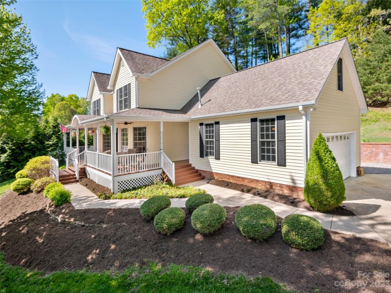 Property image 2 at 324 Scarlet Tanager Court, Arden, NC 28704