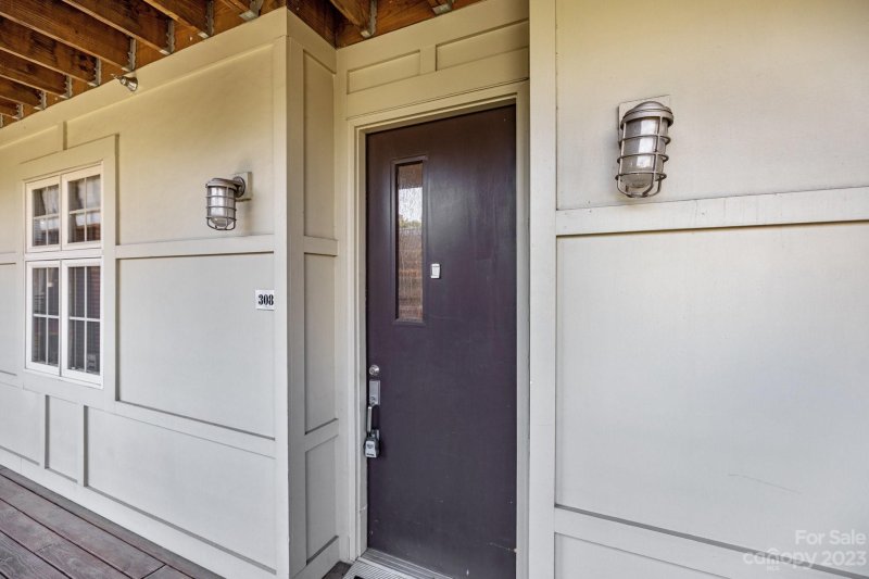 Property image 2 at 1101 W 1st Street, Charlotte, NC 28202