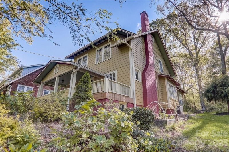 Property image 2 at 42 Westover Drive, Asheville, NC 28801