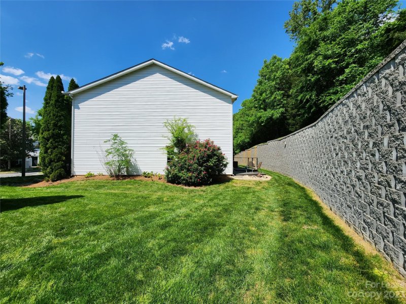 Property image 4 at 2434 Ryerson Court, Charlotte, NC 28213