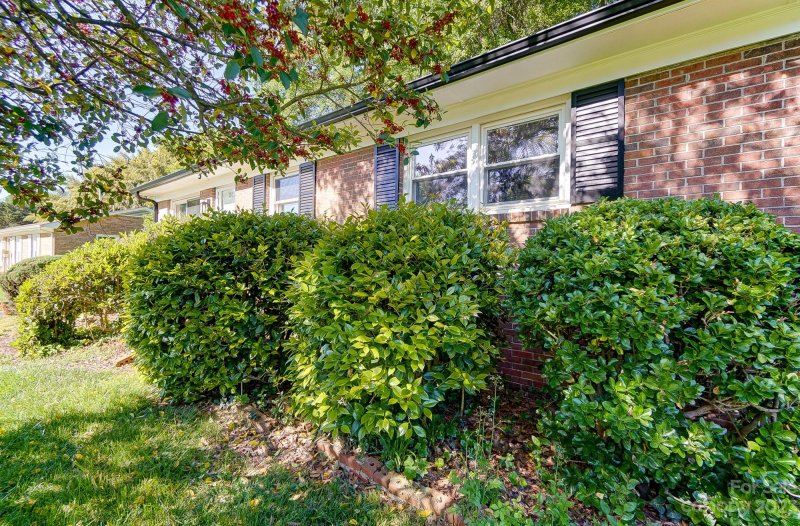 Property image 2 at 1019 Shenandoah Drive, Gastonia, NC 28052