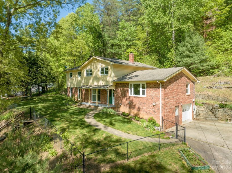 Property image 2 at 13 Rolling View Drive, Asheville, NC 28805