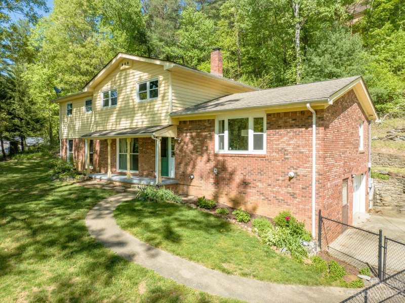 Property image 3 at 13 Rolling View Drive, Asheville, NC 28805