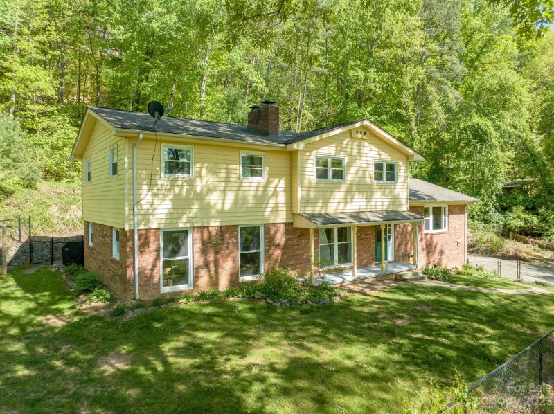 Property image 4 at 13 Rolling View Drive, Asheville, NC 28805