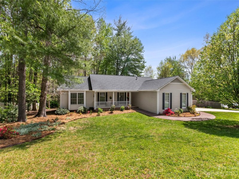 Property image 2 at 27 Southchase Drive, Fletcher, NC 28732