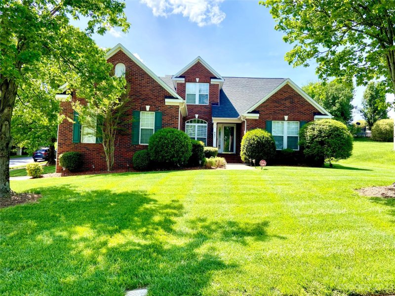 Property image 4 at 9831 Spring Park Drive, Charlotte, NC 28269