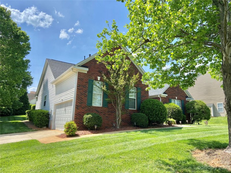 Property image 5 at 9831 Spring Park Drive, Charlotte, NC 28269