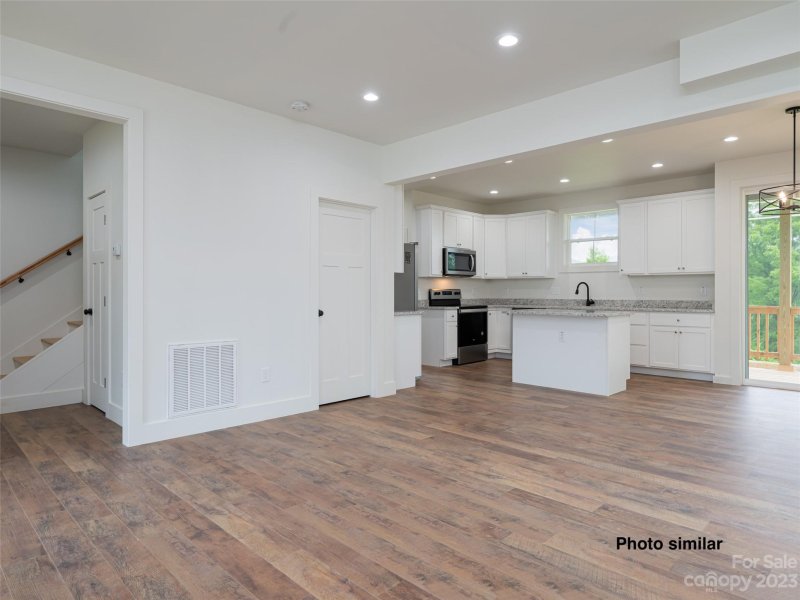 Property image 2 at 30 Alice Clement Lane, Asheville, NC 28803