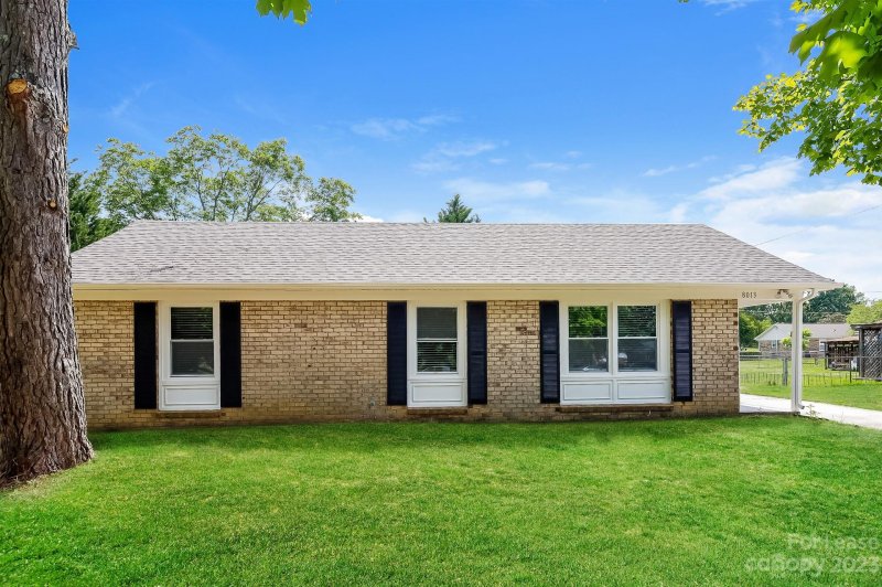 8013 Hemby Wood Drive