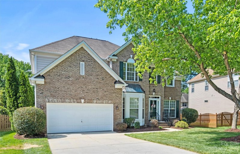 Property image 2 at 9222 Hickory Tree Lane, Charlotte, NC 28277