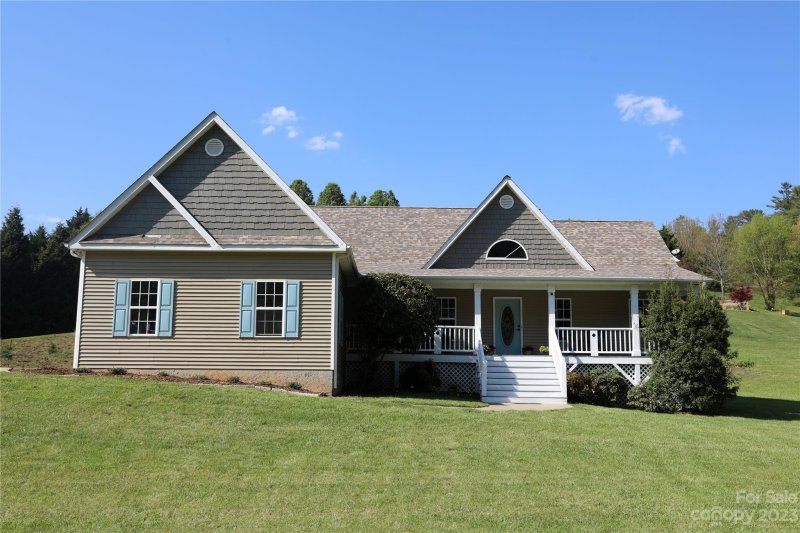 Property image 2 at 633 Brook Knoll Circle, Weaverville, NC 28787