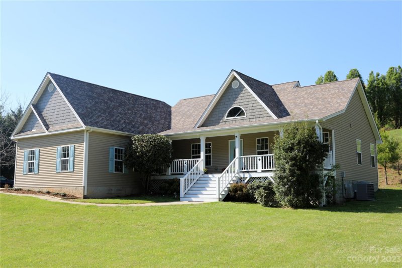 Property image 3 at 633 Brook Knoll Circle, Weaverville, NC 28787