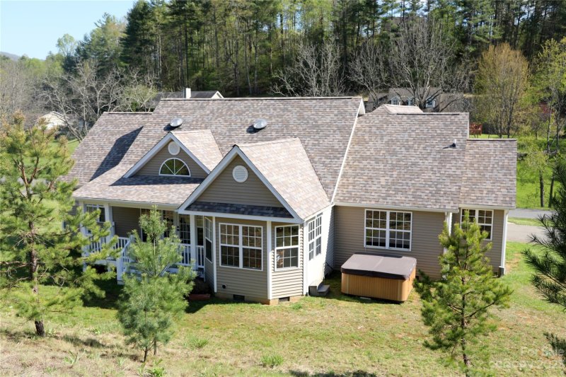 Property image 5 at 633 Brook Knoll Circle, Weaverville, NC 28787