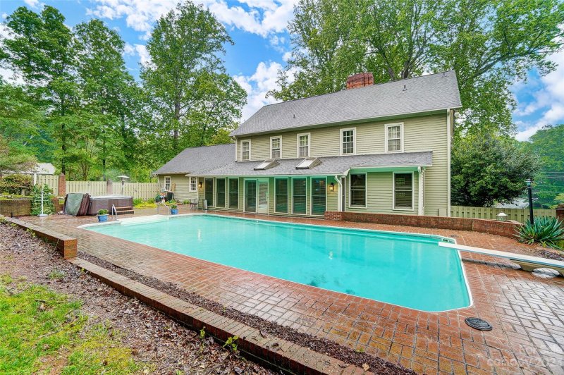 2422 Monticello Drive