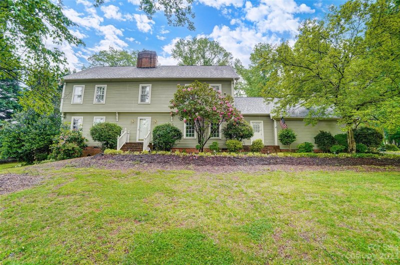 Property image 2 at 2422 Monticello Drive, Gastonia, NC 28056