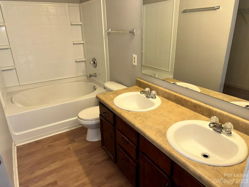 Property image 2 at 3042 Meadow Knoll Drive, Charlotte, NC 28269