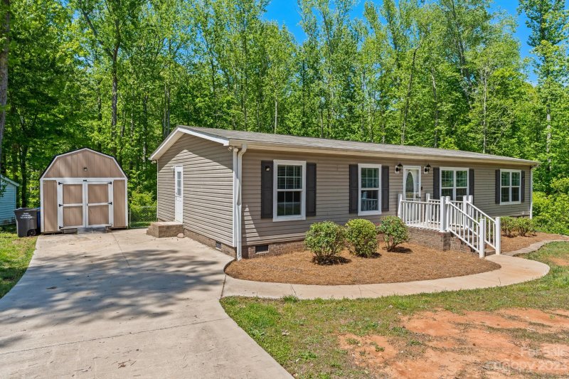 Property image 4 at 110 Tradewinds Court, Mooresville, NC 28115