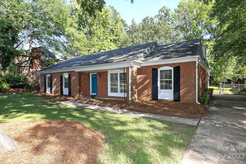 Property image 2 at 6307 Forest Way Drive, Charlotte, NC 28212