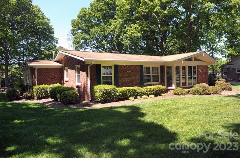 Property image 3 at 402 White Oaks Road, Salisbury, NC 28147