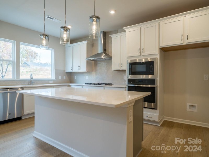 Property image 3 at 124 Atterberry Alley, Charlotte, NC 28217