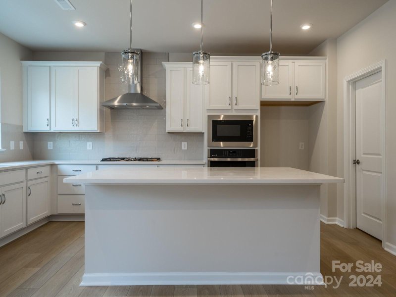 Property image 5 at 124 Atterberry Alley, Charlotte, NC 28217