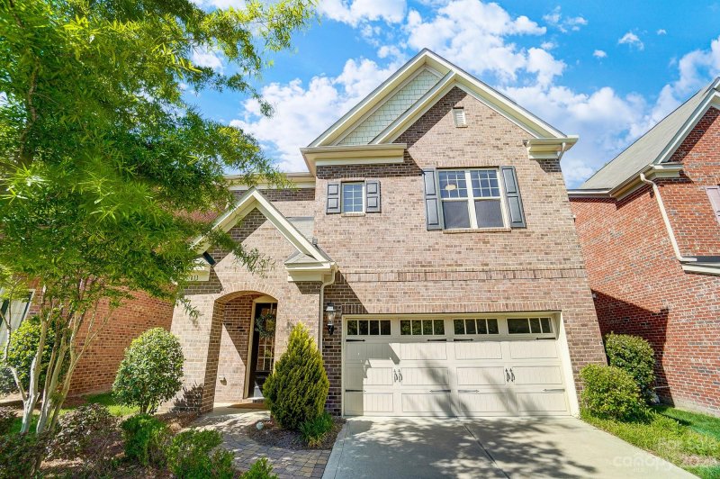 Property image 2 at 611 Bourton House Drive, Charlotte, NC 28211