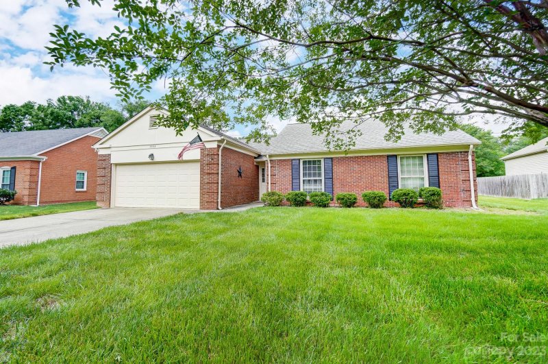 7532 Yellow Pine Court