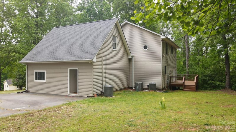 Property image 2 at 214 Olde Coach Lane, Crouse, NC 28033