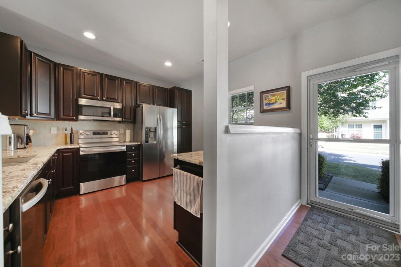 Property image 4 at 14040 Singleleaf Lane, Charlotte, NC 28278