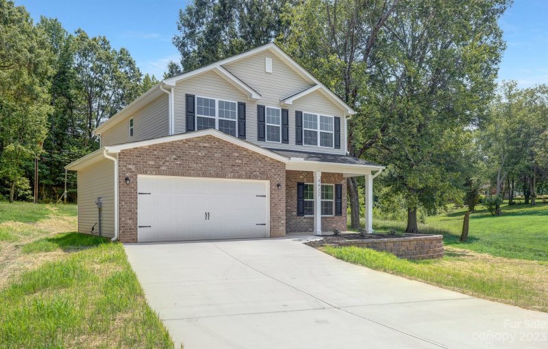 Property image 2 at 4422 Creemore Drive, Charlotte, NC 28213