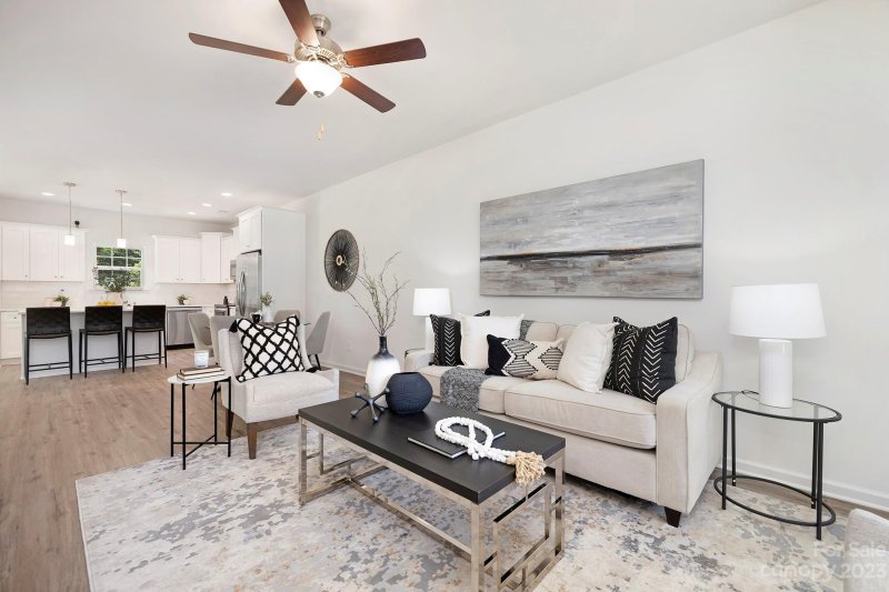 Property image 3 at 4422 Creemore Drive, Charlotte, NC 28213