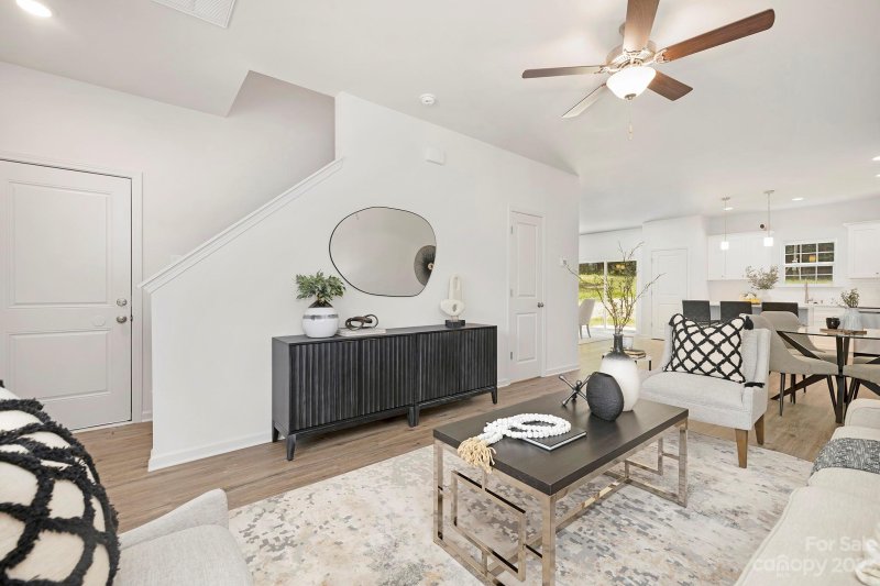 Property image 4 at 4422 Creemore Drive, Charlotte, NC 28213