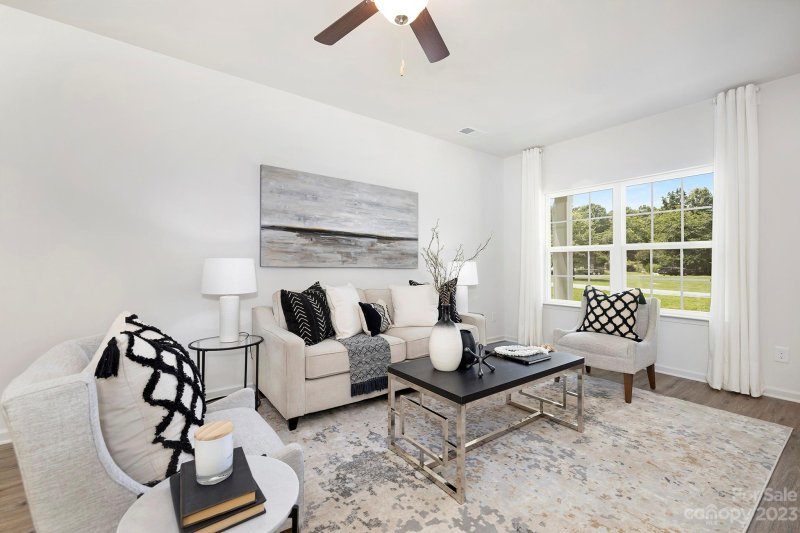 Property image 5 at 4422 Creemore Drive, Charlotte, NC 28213