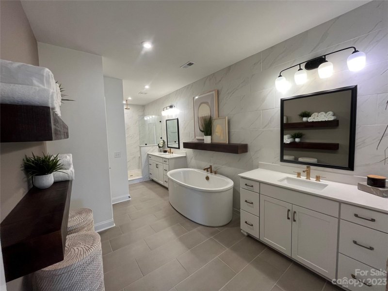 Property image 5 at 232 Emerson Avenue, Charlotte, NC 28204