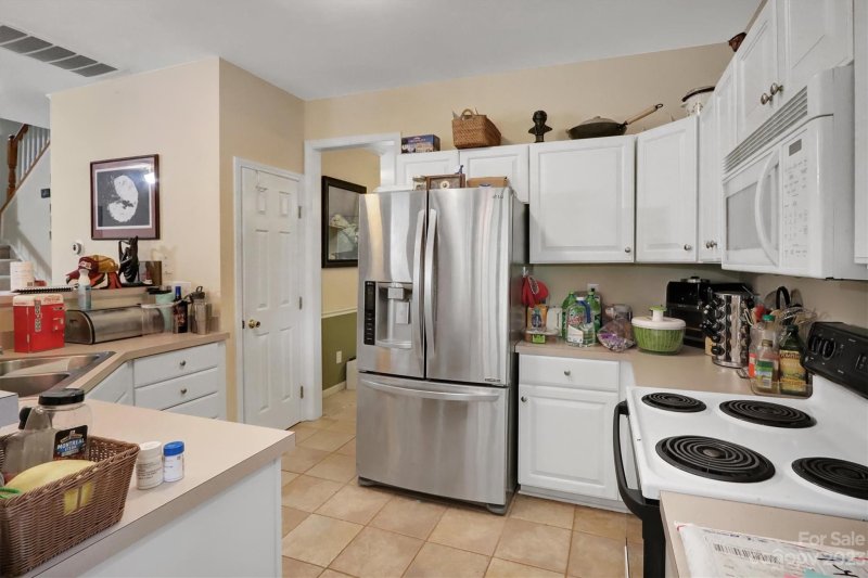 Property image 2 at 2016 Mt Isle Harbor Drive, Charlotte, NC 28214