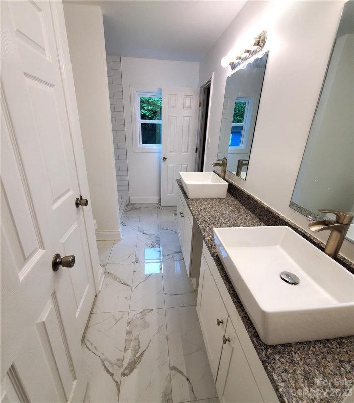 Property image 4 at 7705 Cedar Bluff Lane, Charlotte, NC 28227