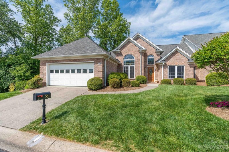 Property image 2 at 3131 9th Street Drive, Hickory, NC 28601