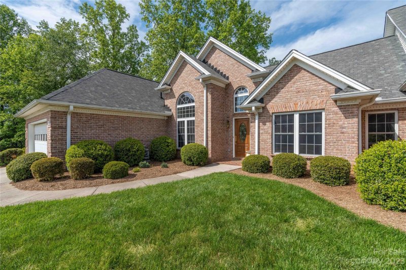 Property image 3 at 3131 9th Street Drive, Hickory, NC 28601